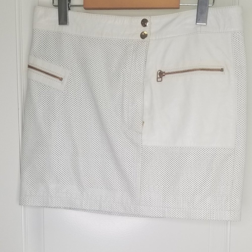 Gestuz White Mini Moto Leather Skirt with Rose Gold Hardware Size 36 or US 4